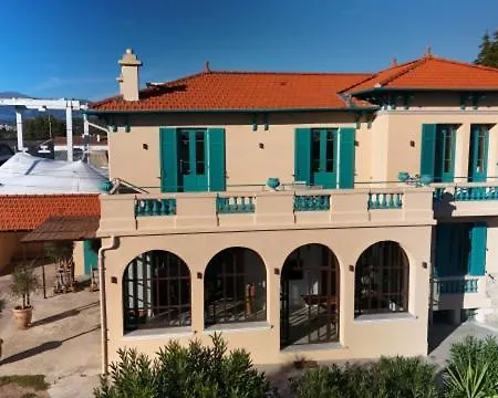 Superbe 4 Pièces Dans De Charme Rénovée Proche Plages Et Centre D'antibes, Côte D'azur Apartamento